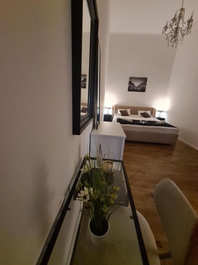 Akacfa Boutique Apartment Boedapest Buitenkant foto