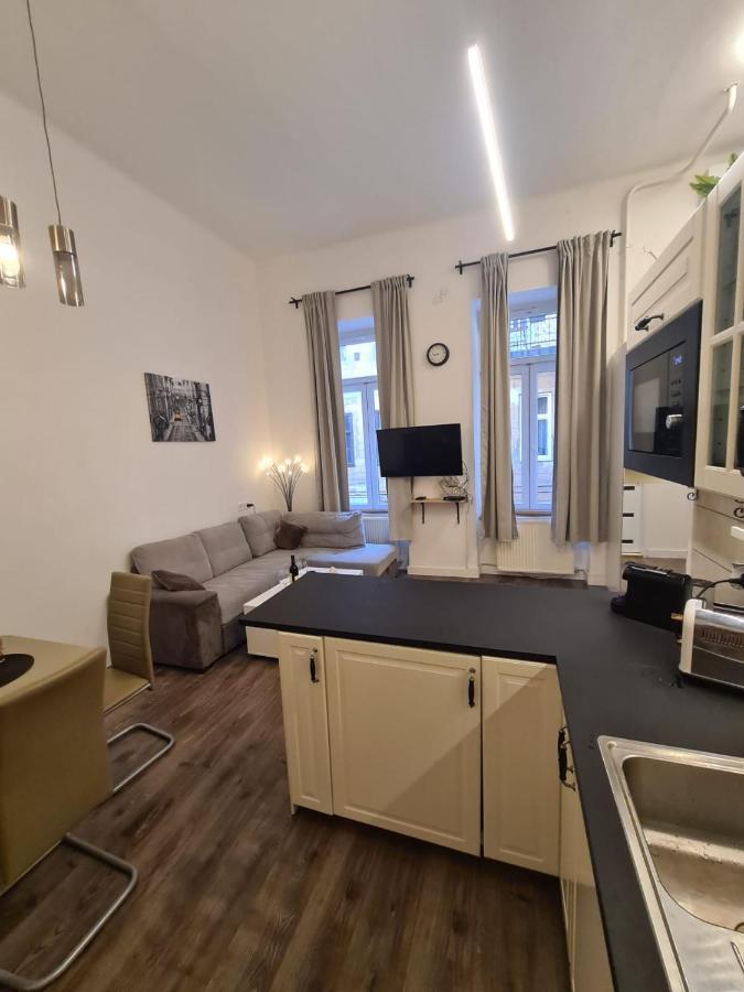 Akacfa Boutique Apartment Boedapest Buitenkant foto